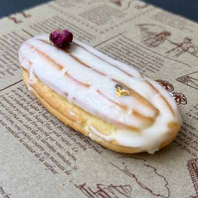 French Vanilla Eclair