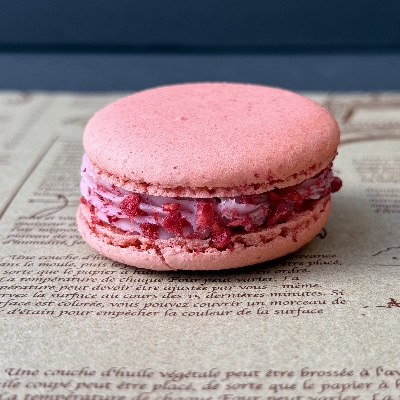 Raspberry Macaron